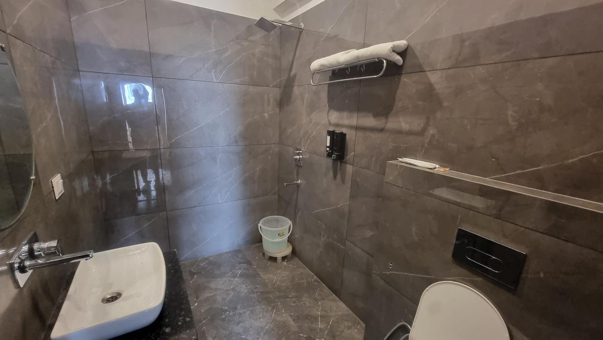 Praana Wellness Resort By Around Stays Rishikesh Ngoại thất bức ảnh
